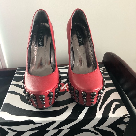 Studded Stilettos - Picture 4 of 8